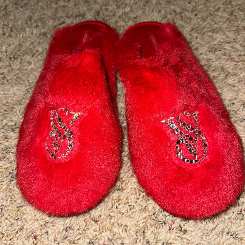 Stylish Red Fur Women's Shoes ❤️ size large